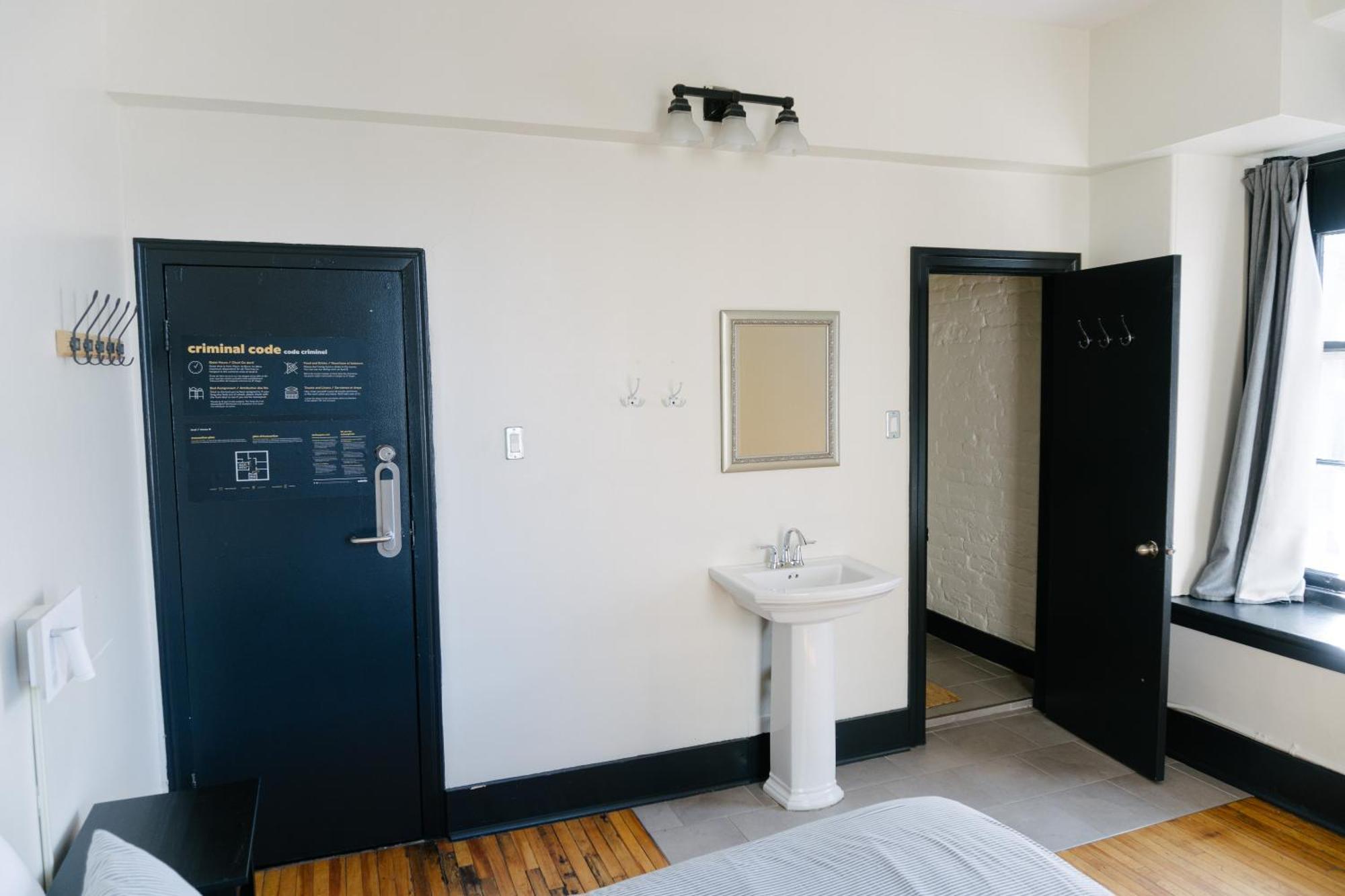 Saintlo Ottawa Jail Hostel Luaran gambar